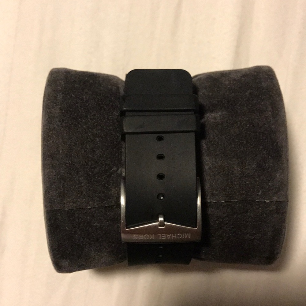 Michael Kors watch - Picture 2 of 2